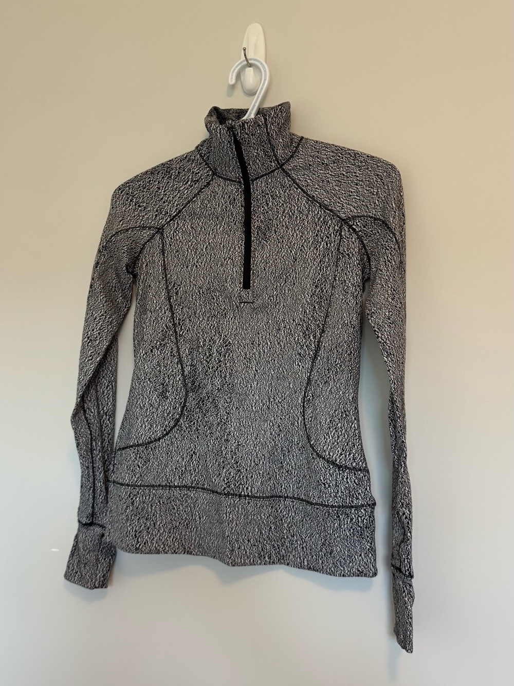 Lululemon Rush Hour 1/2 Zip
Running Luon Spray Jacquard Black White